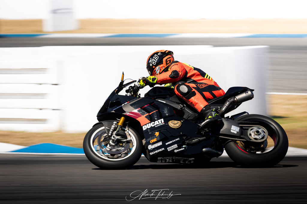 Ducati Trackday Hockenheimring 2026 | Entdecken Sie die faszinierende Welt von Alexander Tschuncky Arts: Kreative Fotografie, atemberaubende Automobilkunst und hochwertiger Bilderdruck. Lassen Sie sich inspirieren! - Realisiert mit Pictrs.com