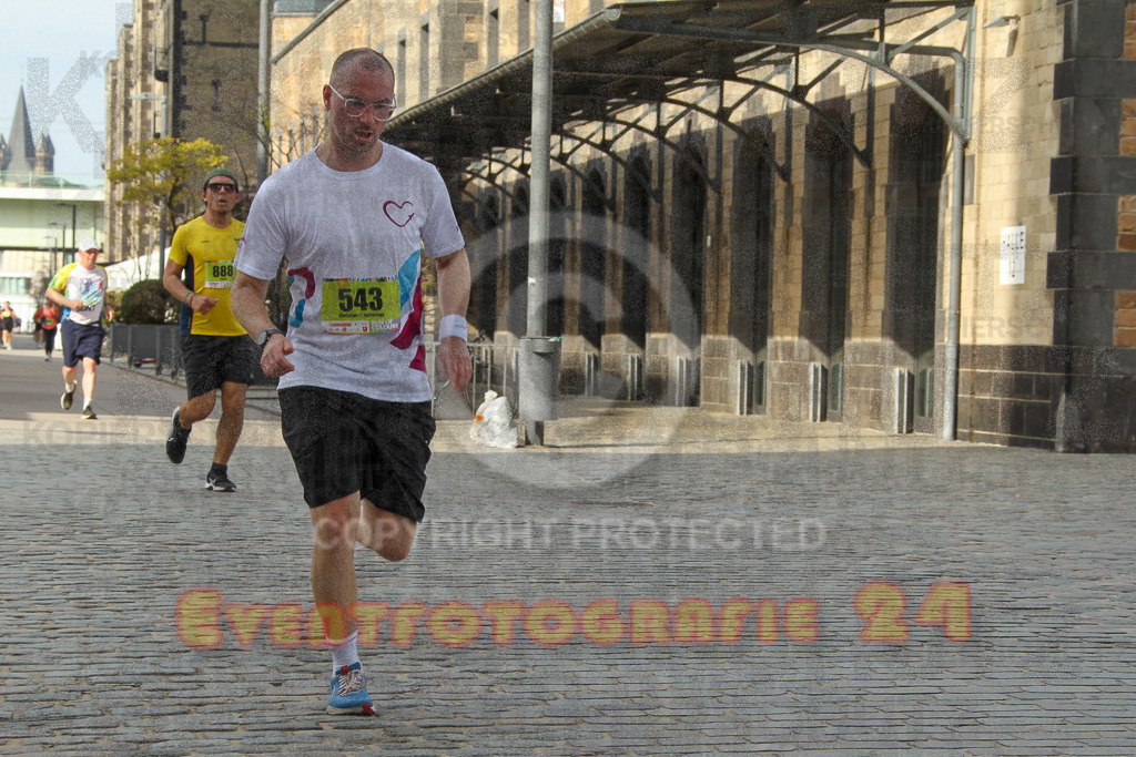 250920_1535_EV4_9244 | Sportfotografie im Rhein-Sieg Kreis, Köln, Bonn, NRW, Rheinland Pfalz, Hessen, etc. Unser Tätigkeitsfeld umfasst den Laufsport vom Volkslauf über den Marathon, Duathlon, Triathon bis zum Ultralauf wie Kölnpfad Ultra oder Schindertrail.