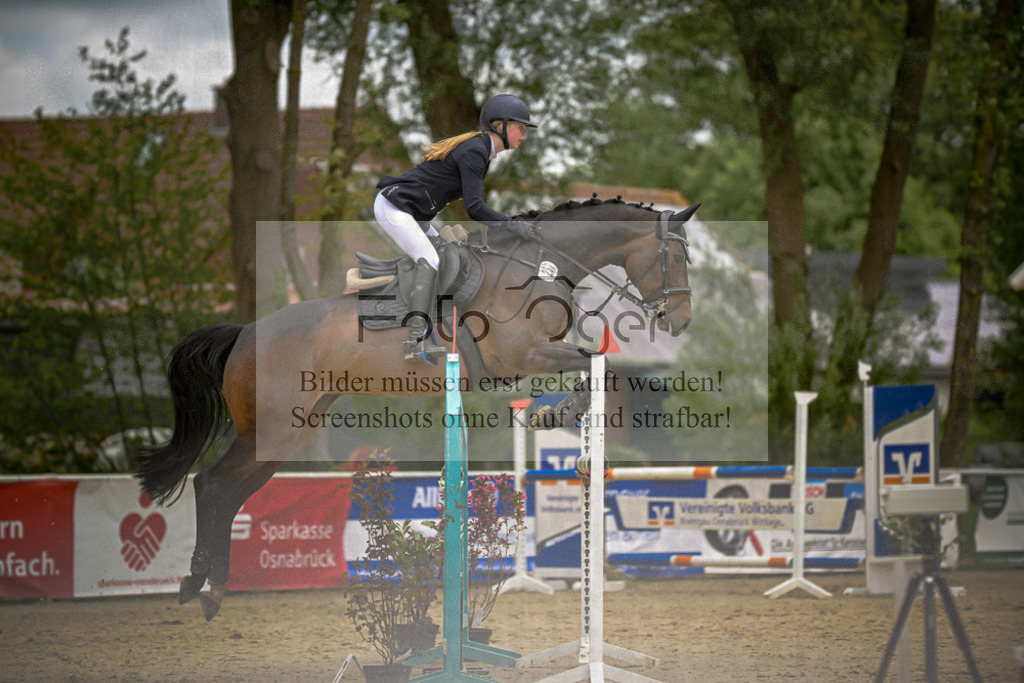 20240505-DOS_9802 | Entdecke hochwertige Reitturnierfotos von Foto Oger. Professionell, emotional und authentisch – jetzt Lieblingsmomente im Shop bestellen.Deutschlandweite Turnierfotografie. - Realisiert mit Pictrs.com
