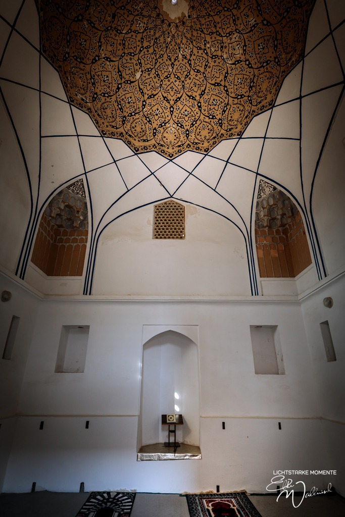 Grabstätte Naqshbandi | Herzlich willkommen auf meiner Seite! Ich bin Elke Wallnisch, Deine Fotografin für lichtstarke Momente. Der Name steht für alles, was mich mit der Fotografie verbindet: Das Licht und seine machtvolle Wirkung auf eine Situation oder unsere Stimmung - Realisiert mit Pictrs.com