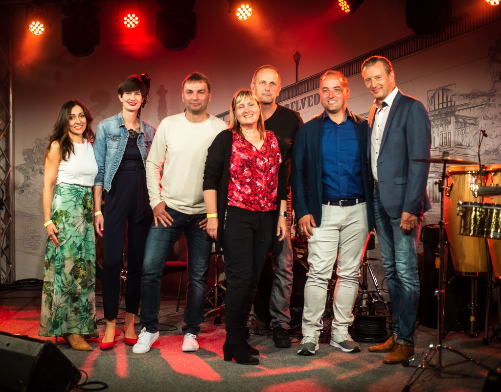 Tango meets Cuba | Tango meets Cuba mit den Klazz Brothers & Cuba Percussion im Forte Belvedere Leisnig zum Festival Hallo Leisnig 2022. - Realisiert mit Pictrs.com