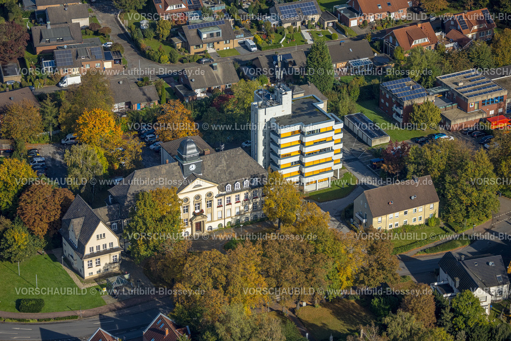 Selm241011422 | Luftbild, Altes Amtshaus Bork und Wohnhochhaus mit Mobilfunk Antenne, Bork, Selm, Münsterland, Nordrhein-Westfalen, Deutschland