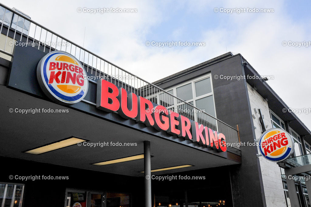 Deutschland_ Baden-Wuerttemberg_ Goeppingen_ 17.01.2025-5 | 17.01.2025, Deutschland, GER, Baden-Wuerttemberg, Goeppingen, im Bild Themenbild, Stadtansichten, , Burger King, Fast Food, Restaurant, USA, Hamburger, Cheeseburger, Kette, Schild, Logo, Reklame, Werbung