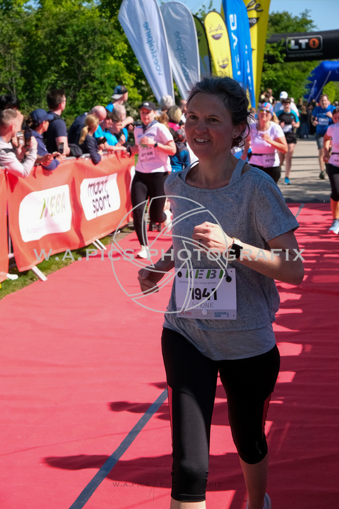 ..... | LINZ,AUSTRIA,27.April 24, Int. 3 Brückenlauf Linz  , Image shows: Photo: WAPICS / Michael ring