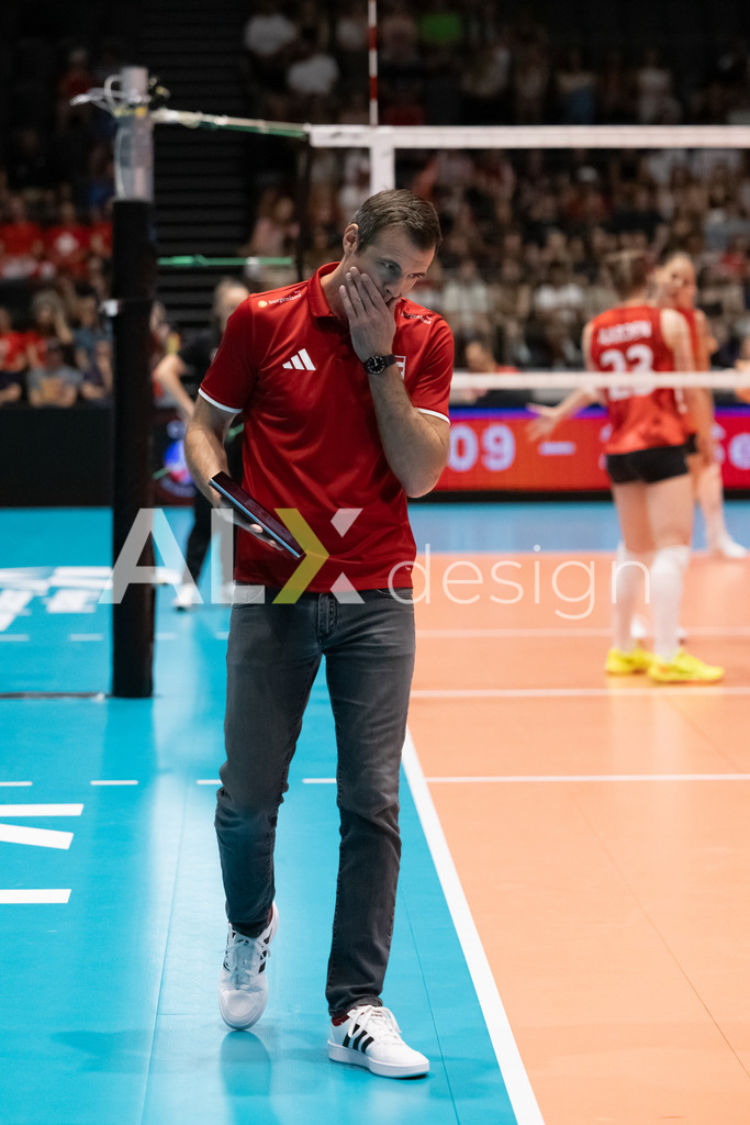 Austria v Switzerland - CEV European League Women | KRIENS, SWITZERLAND - JUNE 14: ROLAND SCHWAB Headcoach of Austria during the CEV European League match between Austria and Switzerland at Pilatus Arena on June 14, 2026 in Kriens, Switzerland. - Realisiert mit Pictrs.com