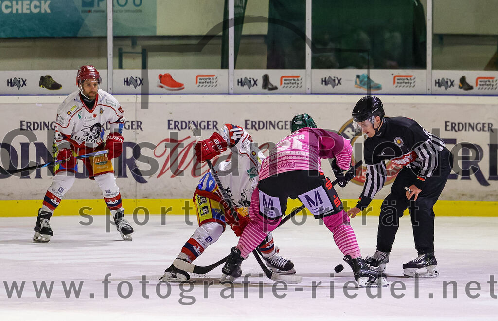 2025-10-24_084_TSV_Erding_gegen_Deggendorfer_SC | Erding, Deutschland, 24.10.2025:Eishockey, Oberliga Süd 2025 / 2026, 11. Spieltag, TSV Erding gegen Deggendorfer SC, Endergebnis: 2:4Foto: Christian Riedel / fotografie-riedel.net