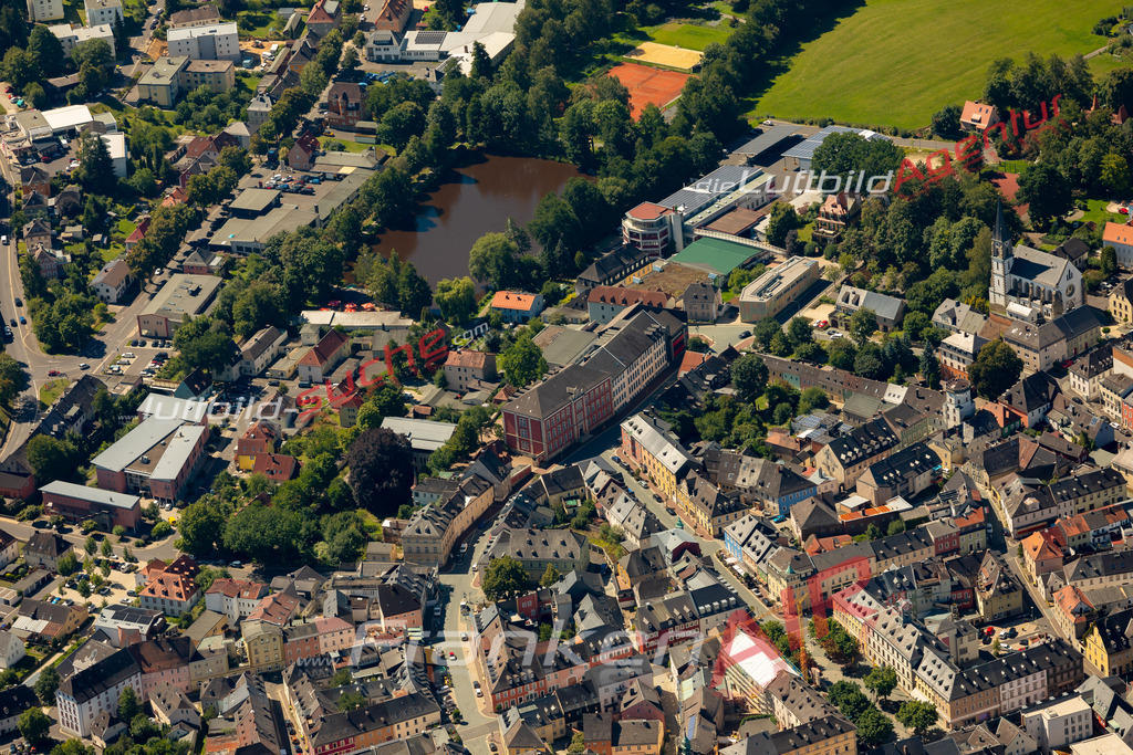 burggraf-friedrich-strasse-wunsiedel-ohne-drohne-bild-88-2023 | Das Luftbild zeigt : Burggraf-Friedrich-Straße Wunsiedel - Die Luftaufnahme wurde 2023 vom UL-Flugzeug aus erstellt ( keine Drohne ) - 
Hochauflösende Luftaufnahme - Für grossformatige Ausdrucke geeignet. Die Geschenkidee !
Mit Lizenz und Bildrechte bestellbar