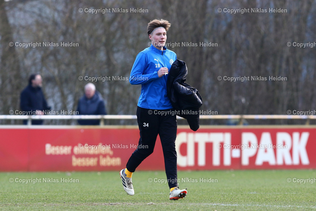 NH_HolsteinKielU19_BlumenthalerSVU19_U19DFBNachwuchsliga_08022025 | #34 Konstantin Christian Kaiser (Holstein Kiel U19)Fußball I Junioren I U19 DFB-Nachwuchsliga I Saison 2024-2025 I Hauptrunde Liga B, Gruppa A, 2. Spieltag I Holstein Kiel U19 - Blumenthaler SV U19 I 08.02.2025 I Citti-Fußballpark