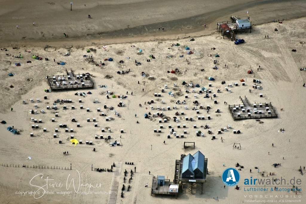 Luftbilder St.Peter-Ording | Alle Strandabschnitte sind mit sanitären Anlagen, Strandkörben und Restaurants ausgestattet und werden durch DLRG-Rettungsschwimmer überwacht.