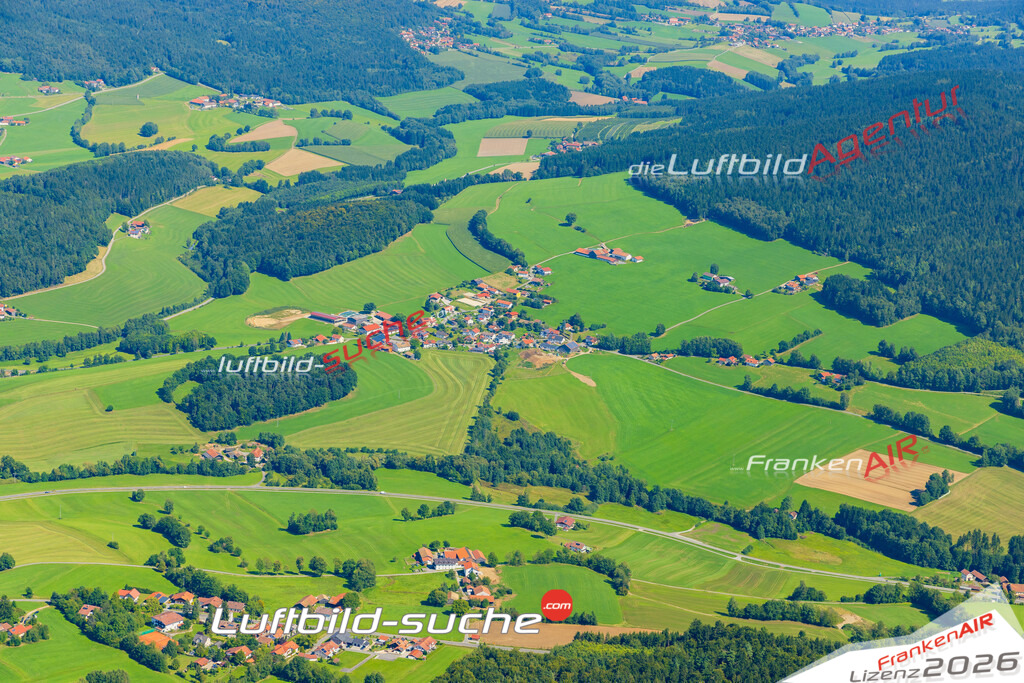 Schrägluftbild  Atzlern  Neukirchen beim Heiligen Blut - Das Luftbild wurde 2025 vom UL-Flugzeug heraus erstellt ( keine Drohne ) - Hochauflösende Luftaufnahme -Nicht vergleichbar mit Google Maps oder Satelittenbilder- Die Geschenkidee !Mit Lizenz und Bildrechte bestellbar