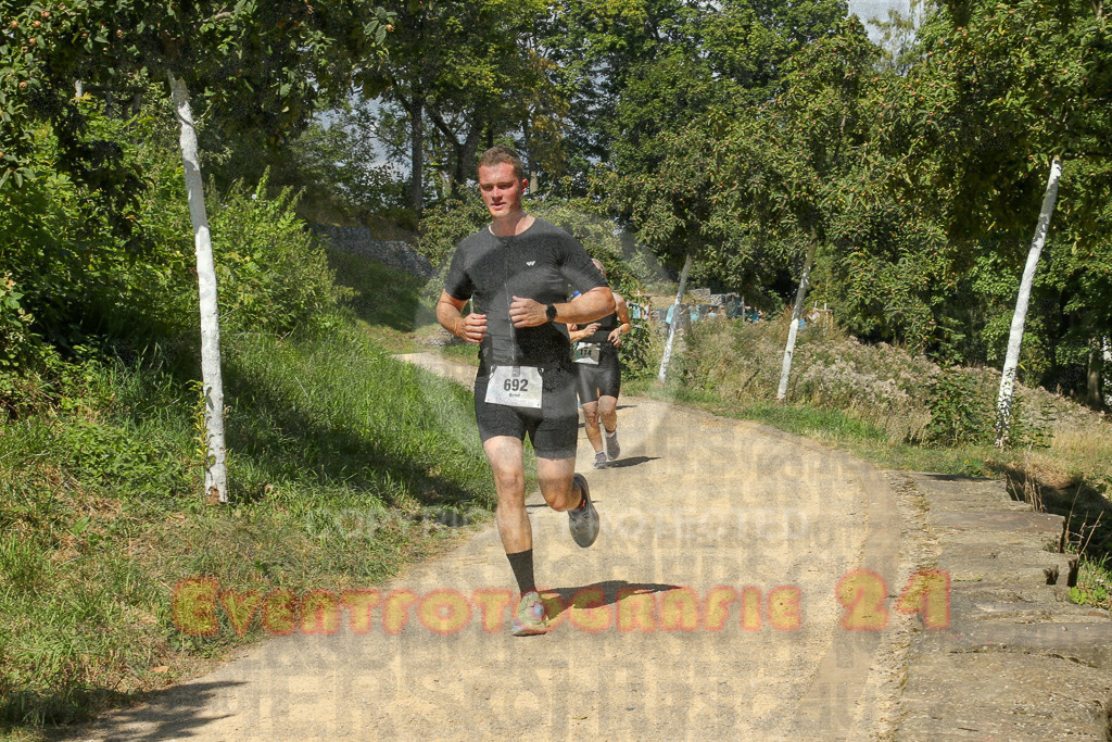 250824_1232_EX1_9647 | Sportfotografie im Rhein-Sieg Kreis, Köln, Bonn, NRW, Rheinland Pfalz, Hessen, etc. Unser Tätigkeitsfeld umfasst den Laufsport vom Volkslauf über den Marathon, Duathlon, Triathon bis zum Ultralauf wie Kölnpfad Ultra oder Schindertrail.