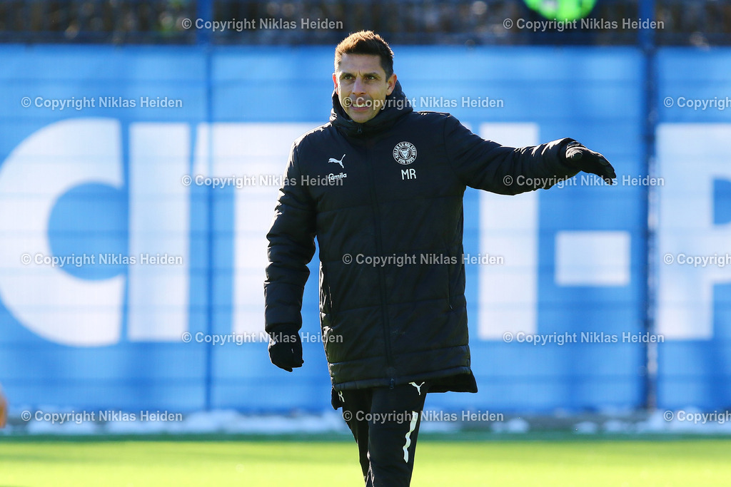 NH_HolsteinKiel_Training_19022025 | Marcel Rapp (Trainer, Holstein Kiel)Fußball I Herren I Training I Saison 2024-2025 I Holstein Kiel I 19.02.2025 I Citti-Fußballpark
