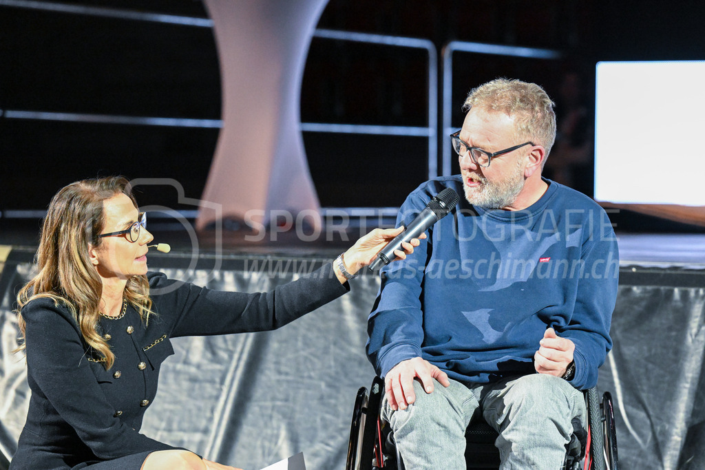 Winterthurer Sportehrung - 23. Februar 2023 | Winterthurer Sportehrung
AXA Arena, Winterthur
Regula Späni mit Marcel Bodenmann vom Rollstuhlclub Winterthur Schaffhausen (Rollstuhlsport, Curling).
Bild: Sportfotografie Markus Aeschimann | www.markus-aeschimann.ch - Realisiert mit Pictrs.com