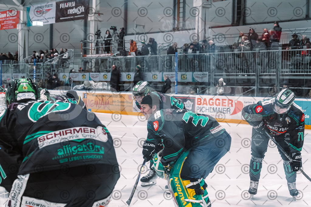 Alligators_vs_Deggendorf_30_11_2025-024 | Höchstadt Alligators Fotogalerie: Eishockey-Action aus Franken. Professionelle Spielfotos, Portraits & Stadionbilder zum Download. Jetzt entdecken! - Realisiert mit Pictrs.com