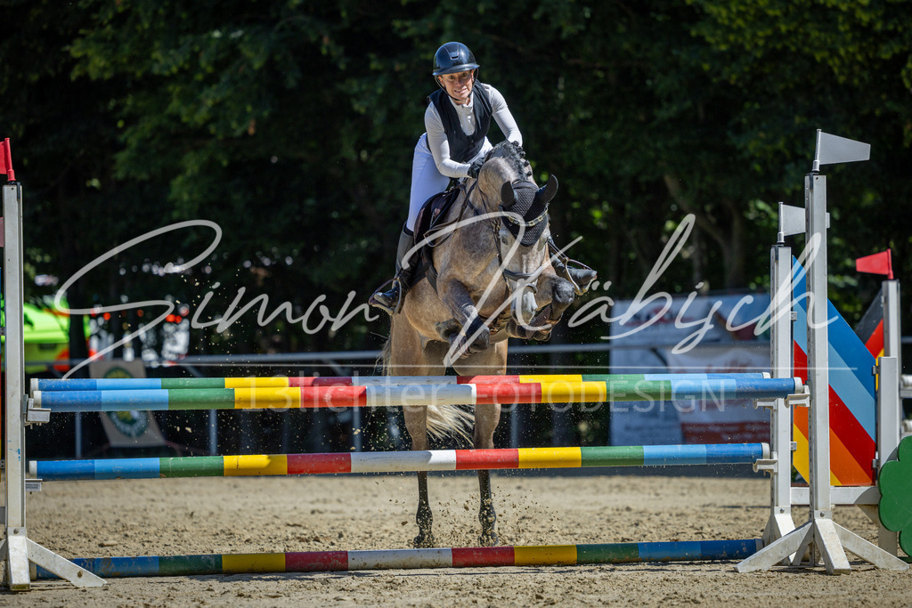 20260704-_3LI7799 | Tierfotografie Pferde, Hunde, Katzen, Haustiere.
Turnierfotografie Reitturniere, Reiten, Springreiten, Dressur in Hanau, dem Main-Kinzig-Kreis und dem Rhein-Main- Gebiet um Frankfurt
