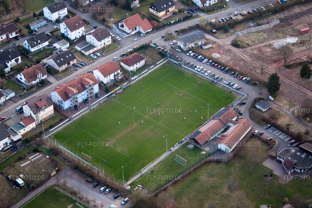 Luftbild: Sportplätze im Ortsteil Ingenheim in Billigheim-Ingenheim im Bundesland Rheinland-Pfalz in Deutschland. Foto: IMG_49183.jpg vom 24.03.2012 durch Werner Riehm/FLY-FOTO.de