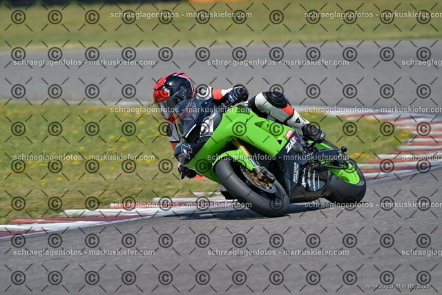 26BT02-2072 | markuskiefer.com - Realisiert mit Pictrs.com