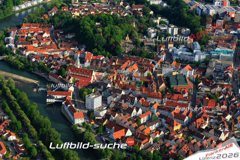 Die Luftaufnahme der Stadt Kempten Allgäu wurde vom UL-Flugzeug heraus erstellt ( keine Drohne )- hohe Auflösung für beste Qualität