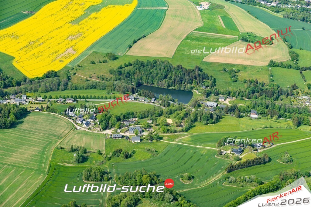 Die Luftaufnahme Lindenau - Schneeberg wurde 2022 vom Flugzeug aus (keine Drohne) erstellt. Hohe Auflösung -für große Poster und Wandbilder geeignet - Garantiert!