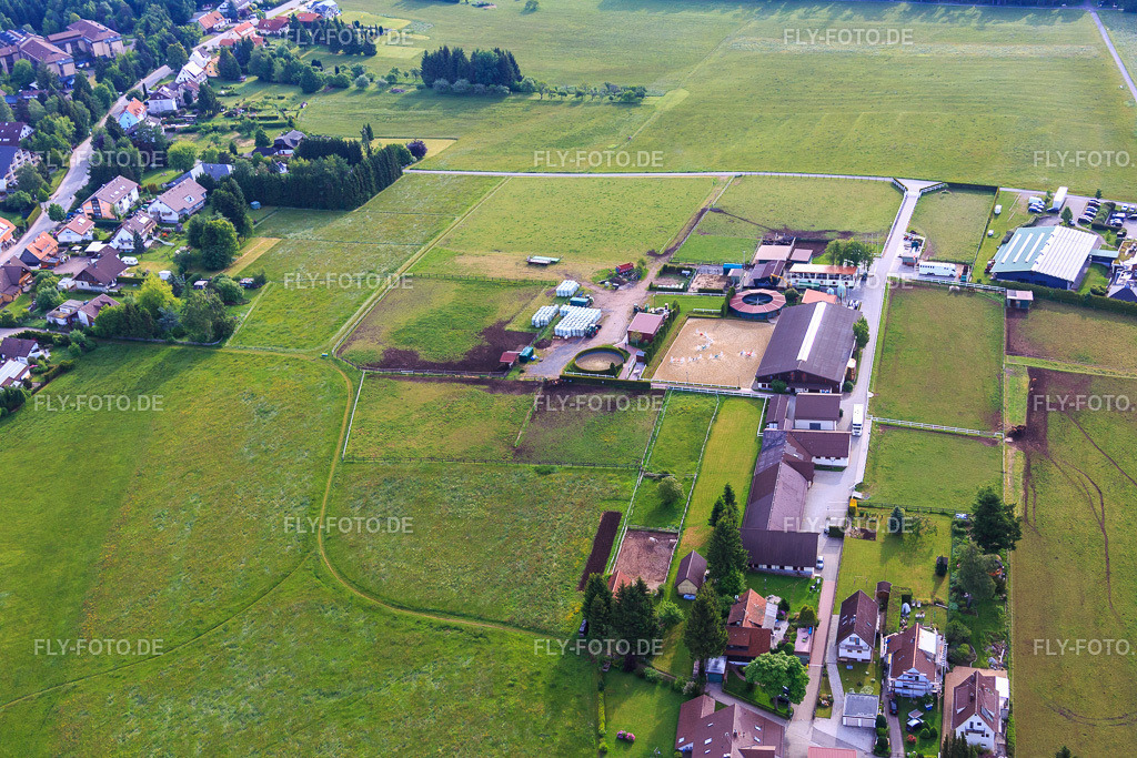 Gestüt Dobel http://www.gestuet-dobel.de/ | Luftbild: Gestüt Dobel http://www.gestuet-dobel.de/ in Dobel im Bundesland Baden-Württemberg in Deutschland. Foto: IMG_079772.jpg vom 31.05.2015 durch Werner Riehm/FLY-FOTO.de - Realisiert mit Pictrs.com