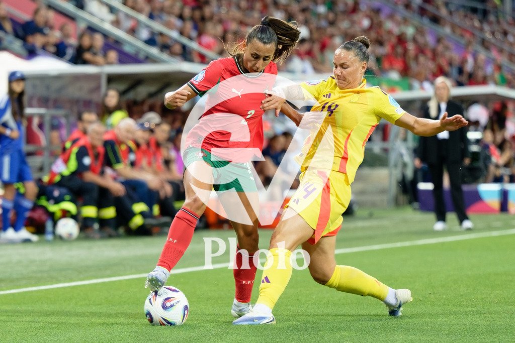 Portugal v Belgium: UEFA Women's EURO 2025 Group B | SION, SWITZERLAND - JULY 11: Catarina Amado of Portugal (L) fight for possession Jassina Blom of Belgium (R)    during the UEFA Women's EURO 2025 Group B match between Portugal and Belgium at Stade de Tourbillon on July 11, 2025 in Sion, Switzerland. (Photo by Giuseppe Velletri/Sports Press Photo/Getty Images)