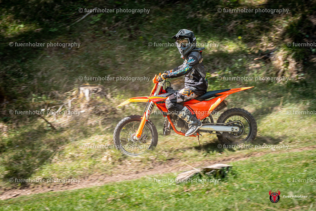 fuernholzer_250501-C2-427 | Fotografische Impressionen von der Red Stag Enduro Extreme by fuernholzer-photography.com. Endurosport in Österreich fotografisch festgehalten von fuernholzer. Auftragsfotografie für Private, Gewerbefotos und Industriefotografie. Eventfotografie, Sportfotografie und Motorsportfotografie. Anbieter von Fotoworkshops, Fototraining, fotografischen Vorträgen und Fotoseminaren.