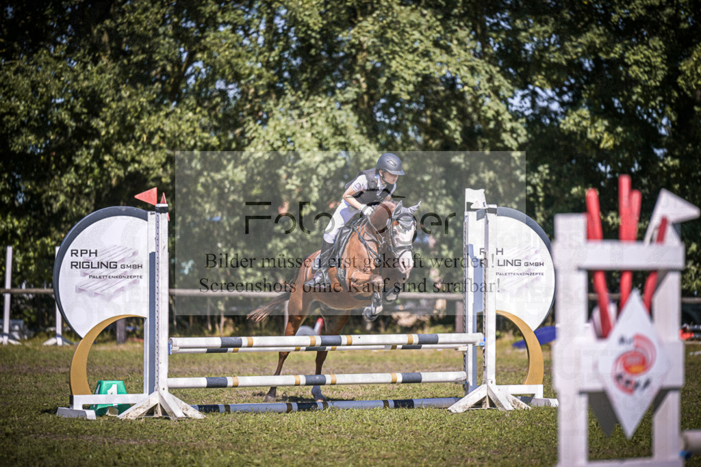DOS_0463 | Entdecke hochwertige Reitturnierfotos von Foto Oger. Professionell, emotional und authentisch – jetzt Lieblingsmomente im Shop bestellen.Deutschlandweite Turnierfotografie. - Realisiert mit Pictrs.com
