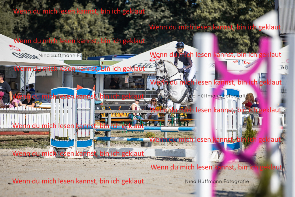BK1A7182 | Turnierbilder Turnierfotos Nina Hüffmann Turnierfotografie Pferdefotografie Tierzeichnung Haustierzeichnung Pferdezeichnung Hundezeichnung Videograf  - Realisiert mit Pictrs.com
