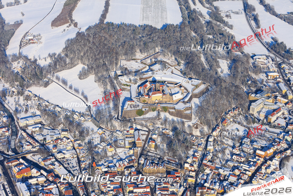 Die Luftaufnahme der Stadt Kronach wurde vom UL-Flugzeug heraus erstellt ( keine Drohne )- hohe Auflösung für beste Qualität