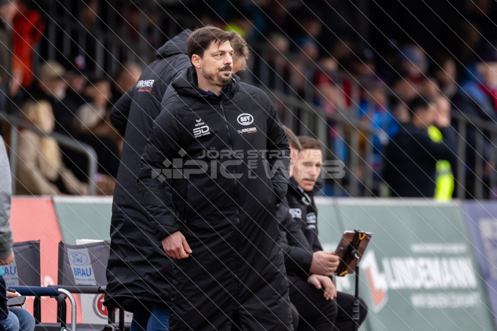 20251031_Picselweb-Fotografie_1R3_2343 | Björn Lindemann (Trainer, SSV Jeddeloh II) - Realisiert mit Pictrs.com