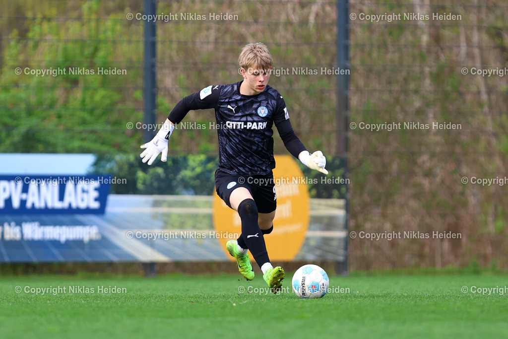 NH_HolsteinKielU19_1FCHeidenheimU19_DFBNachwuchsliga_18042026 | #23 Timon Stührwohldt (Holstein Kiel U19)Fußball I Herren I U19 DFB-Nachwuchsliga Hauptrunde Liga A, Gruppe B I Saison 2025-2026 I 9. Spieltag I Holstein Kiel U19 - 1. FC Heidenheim U19 I 18.04..2026 I Citti-Fußball-Park
