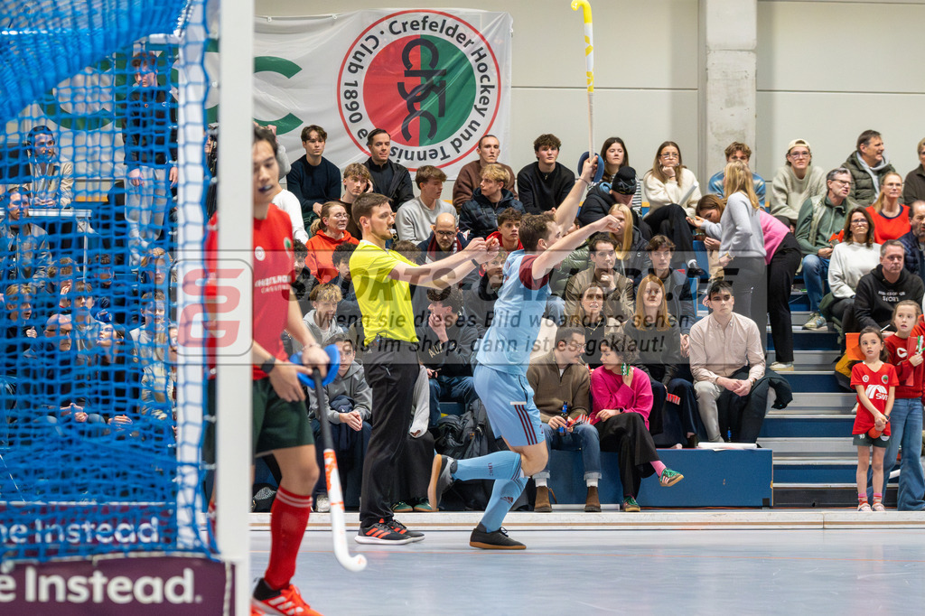 SFE_20260131_0096 | Mönchengladbach, Deutschland, 31.01.26: Hallenhockey 1. Bundesliga Herren Playoff zwischen Crefelder HTC - UHC Hamburg im GHTC Halle am 31.01.2026 in Mönchengladbach, Deutschland. (Foto von Stephan Fehrmann)Mönchengladbach, Germany, 31.01.26: Hallenhockey 1. Bundesliga Herren Playoff between Crefelder HTC - UHC Hamburg in GHTC Halle at 31.01.2026 in Mönchengladbach, Deutschland. (Foto from Stephan Fehrmann)