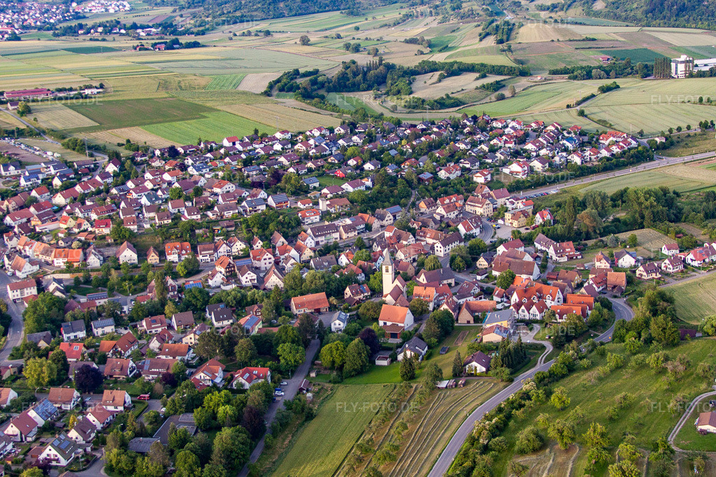 Luftbild: St. Klemens im Ortsteil Poltringen in Ammerbuch im Bundesland Baden-Württemberg in Deutschland. Foto: IMG_66950.jpg vom 07.06.2014 durch Werner Riehm/FLY-FOTO.de