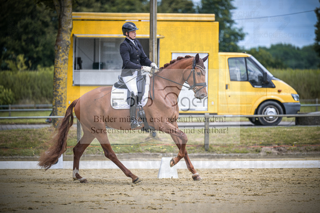 DOS_8764 | Entdecke hochwertige Reitturnierfotos von Foto Oger. Professionell, emotional und authentisch – jetzt Lieblingsmomente im Shop bestellen.Deutschlandweite Turnierfotografie. - Realisiert mit Pictrs.com