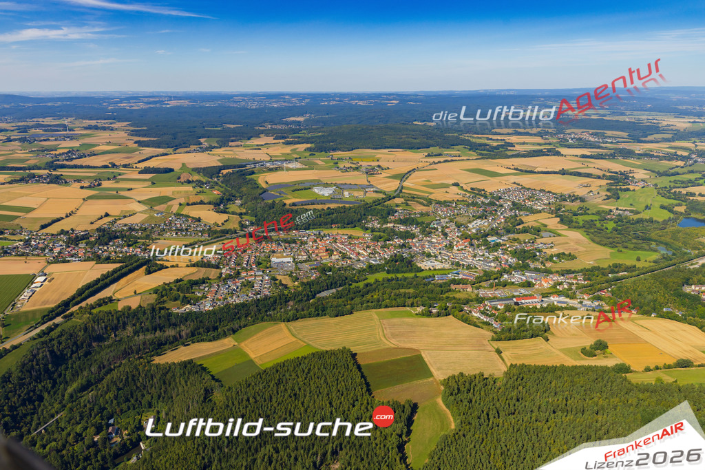 Luftaufnahme von  Arzberg - Die Luftaufnahme wurde 2025 vom UL-Flugzeug heraus erstellt ( keine Drohne ) - Hochauflösende Luftaufnahme - für professionelle Ausdrucke geeignet. Die Geschenkidee !Mit Lizenz und Bildrechte bestellbar