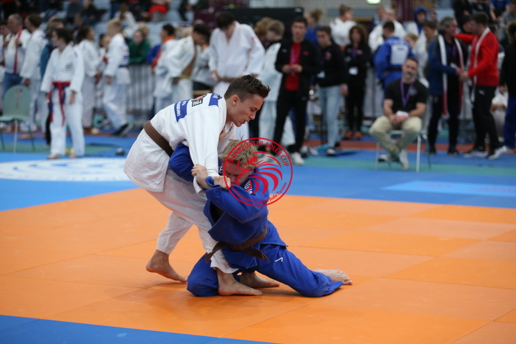 AT3Y0637 | Fotos vom Adler Cup - Pictures from Adler Cup

Hier findet Ihr alle Eindrücke und großen Momente der Adler Cup Wochenenden. Here you will find all impressions and great moments of the Adler Cup weekends. - Realisiert mit Pictrs.com