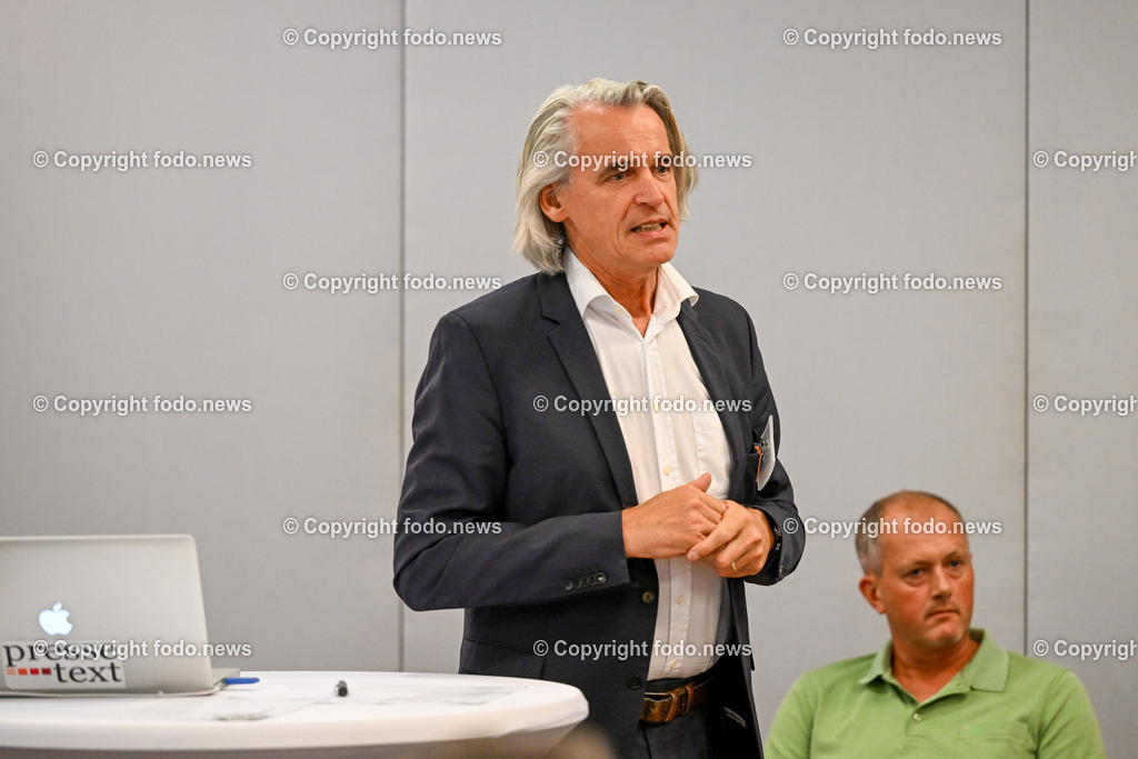 Pressekonferenz ADX Energy_ 07.09.2023-10 | 07.09.2023, Presseclub Linz, AUT, Pressekonferenz ADX Energy, Stimmungslage zur Gasexploration in Molln, im Bild Moderator Wilfried Seywald