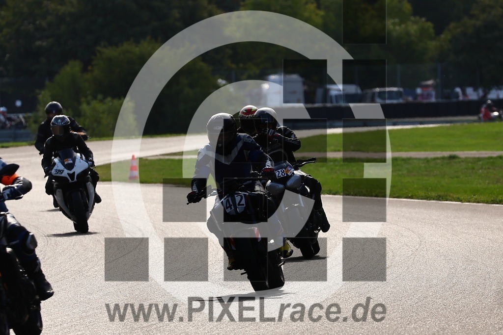 0042-20260902_01758 | Schöne Erinnerungen an spannende Momente - das festzuhalten ist unser Job. PIXELrace.de ist seit 2003 auf den Rennstrecken Europas unterwegs um die Action draußen beim Fahren und die wunderbare Stimmung imm Fahrerlager für euch einzufangen.
