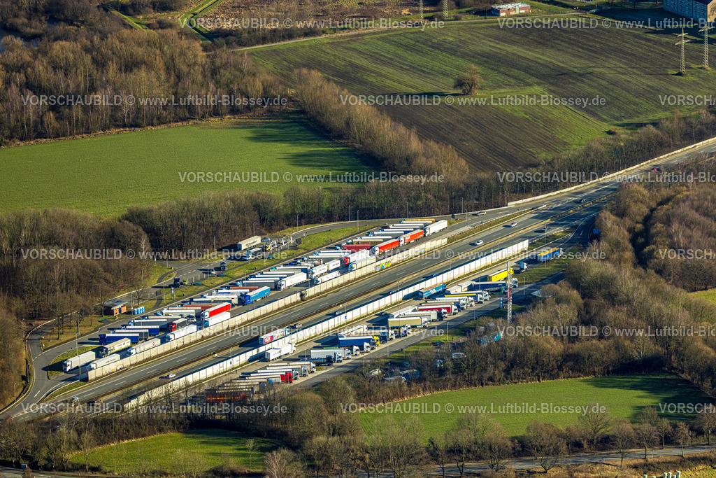Castrop-Rauxel240106077 | Luftbild, Autobahn Raststätte, Rastplatz Kirchlinde und Westerfilde auf der Autobahn A45, LKW Parkplatz, Lenkzeiten, Standzeit, Verkehrssituation, Westerfilde, Dortmund, Ruhrgebiet, Nordrhein-Westfalen, Deutschland
