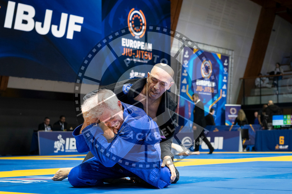 20240125PBB02680 | Fighters compete during the sixth day of the Brazilian Jiu-jitsu European Championship of the IBJJF in Paris, France, on January 25, 2024.