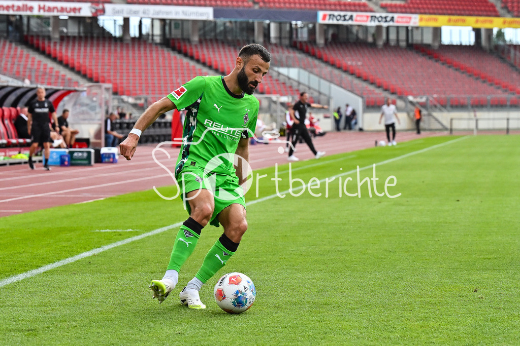 1. FC Nürnberg - Borussia Mönchengladbach | am Ball Franck HONORAT (Borussia Moenchengladbach 9) / Einzelfoto / Freisteller / Testspiel: 1. FC Nuernberg - Borussia Mönchengladbach, Max-Morlock Stadion am 26.07.2025 / DFL REGULATIONS PROHIBIT ANY USE OF PHOTOGRAPHS AS IMAGE SEQUENCES AND/OR QUASI-VIDEO