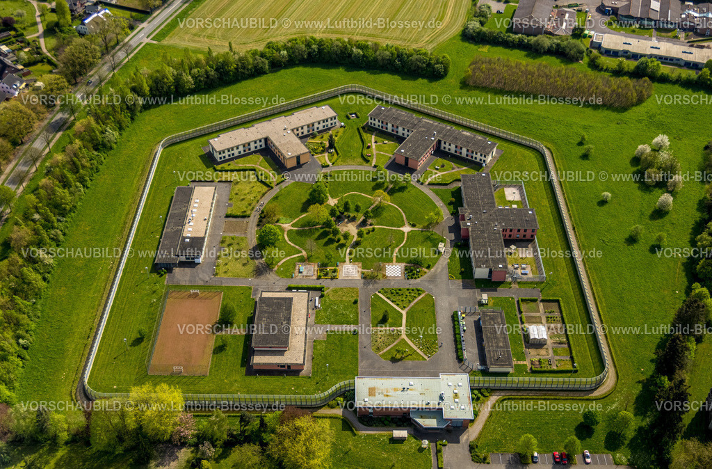 Bedburg-Hau240402494LWL-Klinik | Luftbild, Forensische Psychiatrie - LVR-Klinik, psychiatrische Spezialeinrichtungen, kreisrunde Gartenanlage, Hau, Bedburg-Hau, Niederrhein, Nordrhein-Westfalen, Deutschland