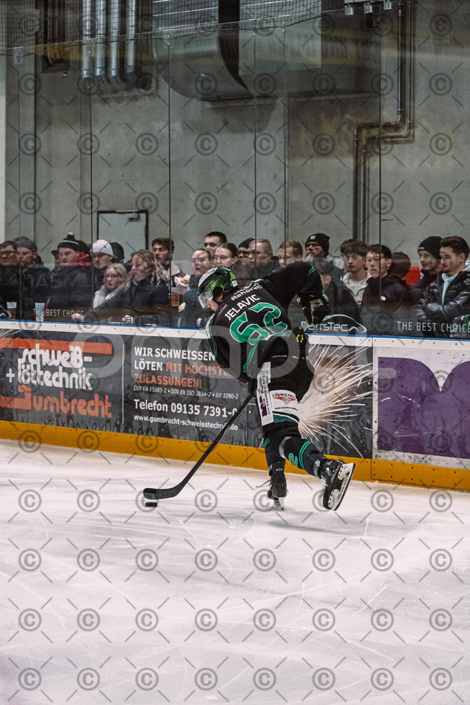 Alligators_vs_Memmingen_09_01_2026-43 | Höchstadt Alligators Fotogalerie: Eishockey-Action aus Franken. Professionelle Spielfotos, Portraits & Stadionbilder zum Download. Jetzt entdecken! - Realisiert mit Pictrs.com