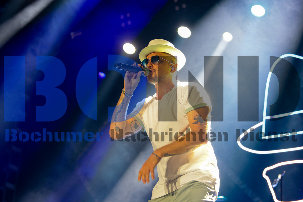 Zeltfestival Ruhr 2024 - Jan Delay  {date} -  | {headline}(Foto: Sebastian Sendlak / BOND) - Realisiert mit Pictrs.com