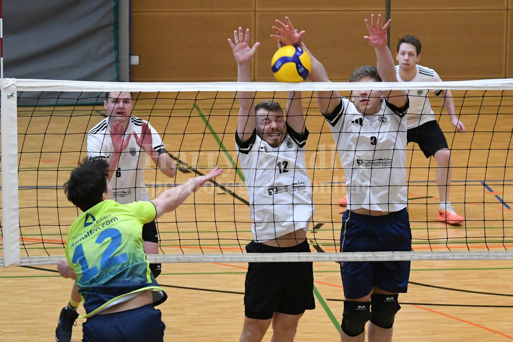TSV Plattling Volleyball : TSV 1861 Deggendorf II | Ergebnis: 3:2 (21:25,25:22,25:14,24:26,15:7)  - Realisiert mit Pictrs.com