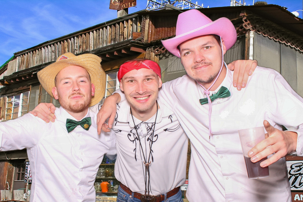 top-top.de-251025-0127 | Foto, Video, Fotografie, Videografie, Fotobox, DJ, Discjockey, Musik, Musikbox, Veranstaltung, Photobooth, Amazon, Ebay, Buchtipp, Bestseller, Autor, Verlag, Buch, Wesel, Hamminkeln, NRW, Dinslaken, Rees, Drohne, Hochzeit, Party, Fotobox, Wesel, Fotograf