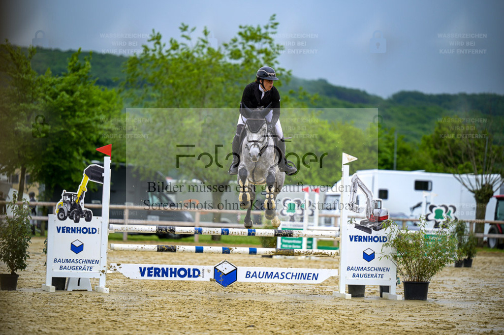 Reitturnier Lienen | Entdecke hochwertige Reitturnierfotos von Foto Oger. Professionell, emotional und authentisch – jetzt Lieblingsmomente im Shop bestellen. - Realisiert mit Pictrs.com