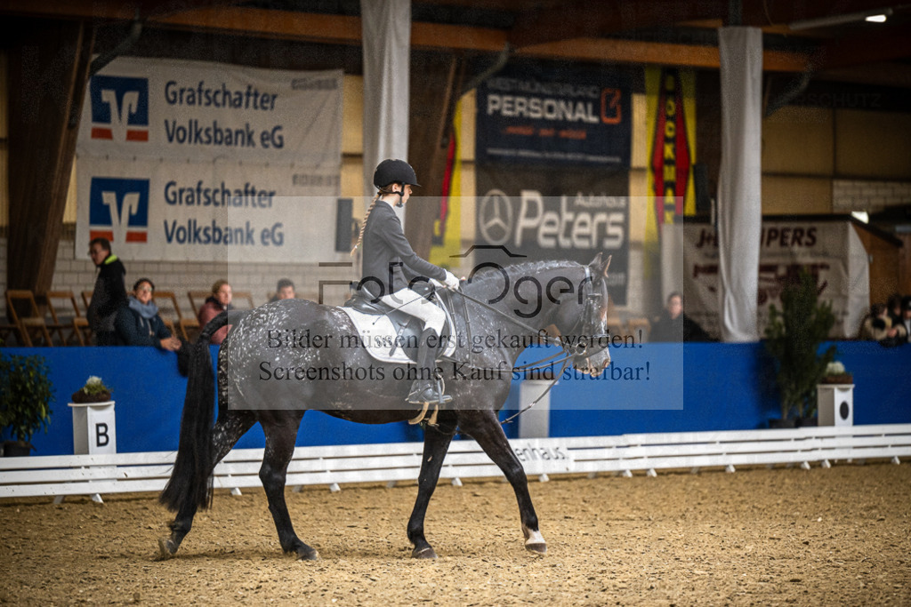 DOS_0230 | Entdecke hochwertige Reitturnierfotos von Foto Oger. Professionell, emotional und authentisch – jetzt Lieblingsmomente im Shop bestellen.Deutschlandweite Turnierfotografie. - Realisiert mit Pictrs.com