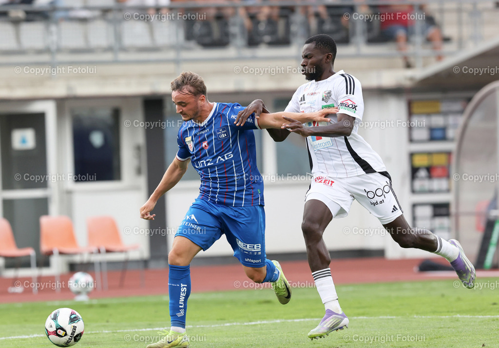 A_LUI_170825_01 | SPORT,FUSSBALL,ADMIRAL BUNDESLIGA RZ PELLETS WAC-BLAU WEISS LINZ 17.08.2025 IM BILD: CHEICK DIABETE (WAC) UND ALEXANDER BRIEDL (BLAUWEISSLINZ) FOTO:FOTOLUI/MW