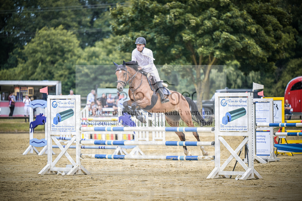 DOS_6612 | Entdecke hochwertige Reitturnierfotos von Foto Oger. Professionell, emotional und authentisch – jetzt Lieblingsmomente im Shop bestellen.Deutschlandweite Turnierfotografie. - Realisiert mit Pictrs.com